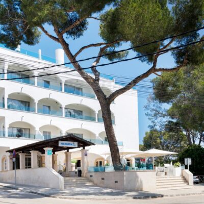 Entrance Alcanada Entrance Alcanada